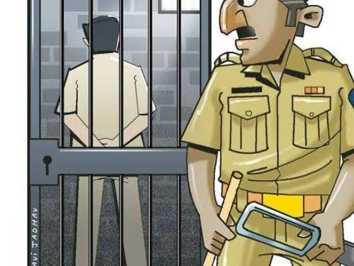 पथरी पुलिस द्वारा बरामद की गई अवैध कच्ची शराब
