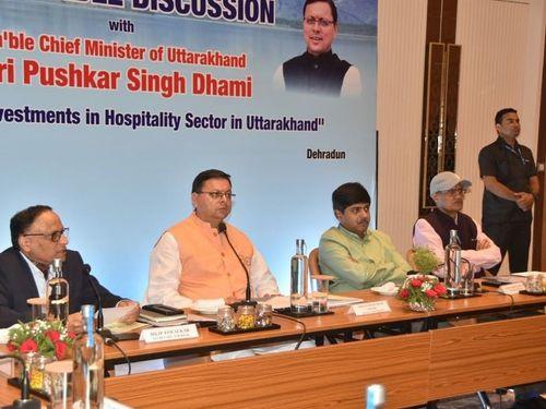 सीएम धामी ने आतिथ्य क्षेत्र में निवेश की संभावना विषय पर चर्चा कार्यक्रम में प्रतिभाग किया