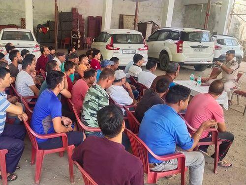 Image for होटल/ढाबा/रेस्टोरेंट्स आदि के संचालकों को नशे के विरूद्ध किया गया जागरूक