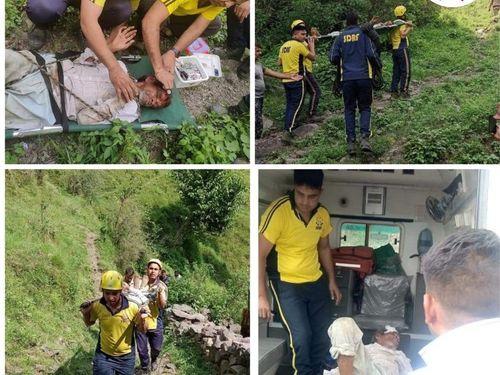 Image for खाई में गिरे बुजुर्ग को एसडीआरएफ टीम ने किया रेस्क्यू