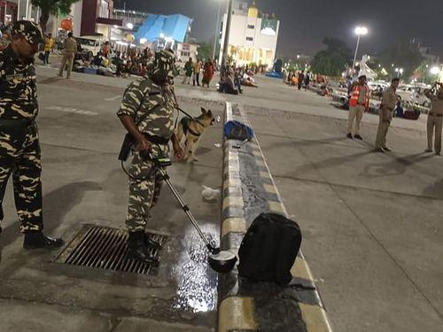 Image for लावारिस बैग की सूचना मिलने पर पुलिस द्वारा चलाया गया चैकिंग अभियान
