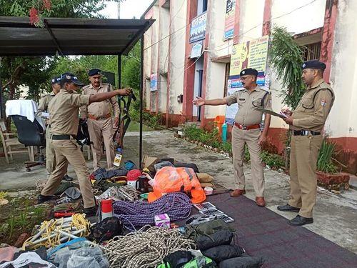 क्षेत्राधिकारी महोदय कपकोट द्वारा थाना कांडा का अर्द्धवार्षिक निरीक्षण किया गया