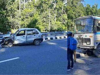 Image for लच्छीवाला क्षेत्र में हुई कार और रोडवेज बस की भिड़त