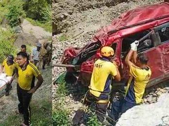 Image for खाई में गिरी कार, हादसे में तीन लोगों की मौत
