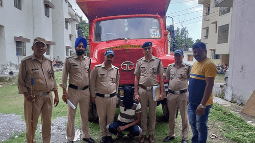 चोरी हुए डम्पर को नैनीताल पुलिस टीम ने किया बरामद