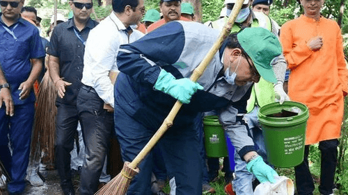 Image for सीएम धामी ने स्वच्छता कार्यक्रम में प्रतिभाग किया