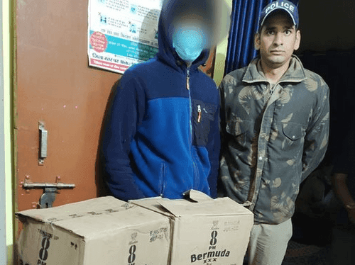 Image for अवैध अंग्रेजी शराब के साथ अभियुक्त गिरफ्तार