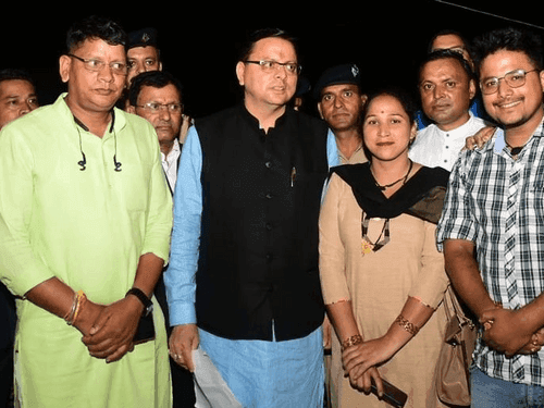 सीएम धामी ने देर रात सुनी जनता की समस्या