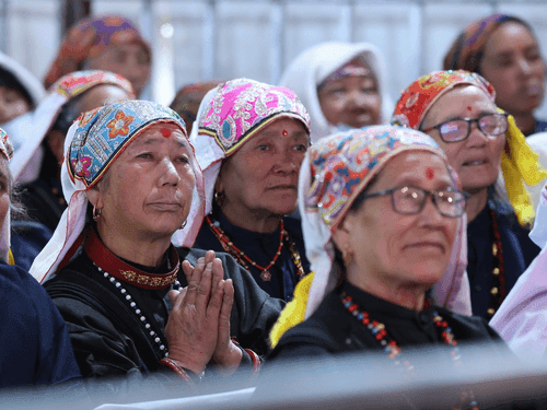 Image for पीएम मोदी ने माणा गांव में पहुंचकर विभिन्न विकास परियोजनाओं का शिलान्यास किया