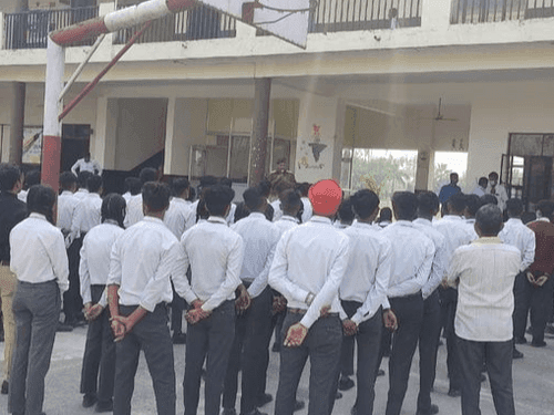 झबरेड़ा पुलिस द्वारा स्कूली बच्चों को नशे के प्रति किया गया जागरूक