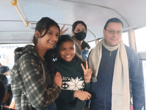 Image for सीएम धामी ने पिथौरागढ़ में भ्रमण के दौरान स्थानीय लोगों के साथ की बातचीत