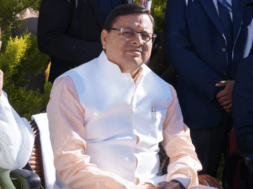 सीएम धामी ने प्रतिभाशाली छात्र-छात्राओं, खिलाड़ियों एवं एनसीसी कैडेट्स से की वार्ता