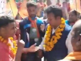 वोट मांगने आए भाजपा प्रत्याशी को उल्टे पैर वापस लौटना पड़ा