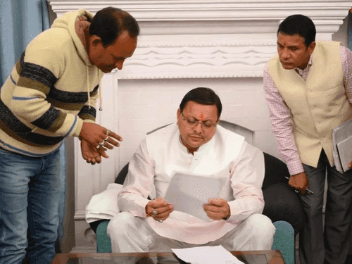Image for सीएम धामी द्वारा सर्किट हाउस अल्मोड़ा में पंचायत प्रतिनिधियों के साथ की गई वार्ता