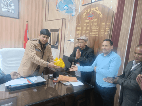 पुलिस अधीक्षक चमोली का स्थानीय जनता ने किया आभार व्यक्त