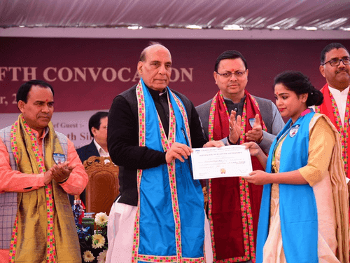 रक्षा मंत्री श्री राजनाथ सिंह तथा सीएम धामी ने दीक्षांत समारोह में किया प्रतिभाग