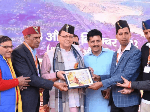 सीएम धामी ने ‘किताब कौथिग’ कार्यक्रम में किया प्रतिभाग