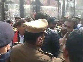Image for समाजवादी पार्टी और कांग्रेस के समर्थकों के बीच हुई झड़प