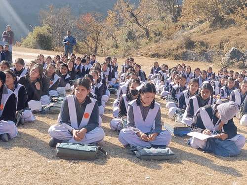 Image for बागेश्वर पुलिस द्वारा छात्र-छात्राओं को किया गया जागरूक