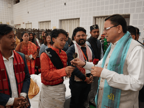 Image for पूर्वोत्तर भारत से आये छात्रों के दल ने सीएम धामी से की भेंट