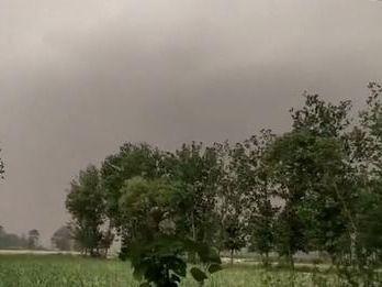 एक बार फिर करवट बदल रहा है मौसम