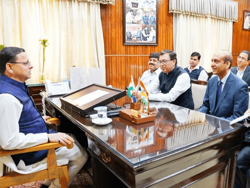 Image for भारतीय विदेश सेवा के अधिकारियों ने सीएम धामी से की भेंट