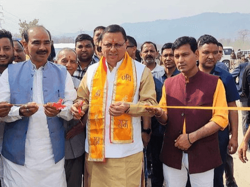 सीएम धामी ने हॉट एयर बैलून एवं पैरा मोटर एडवेंचर एक्टिविटीज का किया शुभारंभ