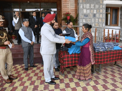 Image for राज्यपाल गुरमीत सिंह ने सराहनीय कार्य करने वालों को किया पुरस्कृत