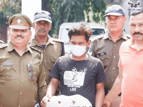 चोरगलिया क्षेत्र में गुलदार की खाल व नाखून सहित वन्यजीव तस्कर गिरफ्तार
