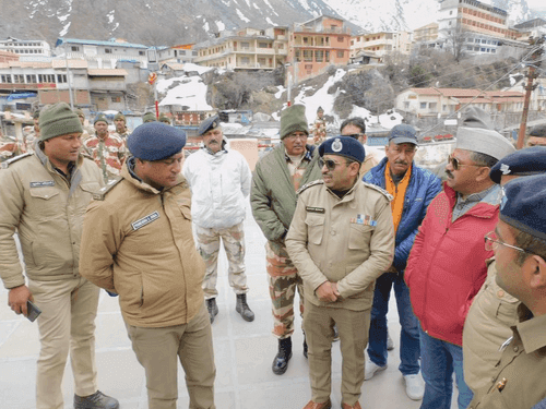 Image for डीजीपी महोदय ने श्री बदरीनाथ धाम में व्यवस्थाओं का लिया जायजा