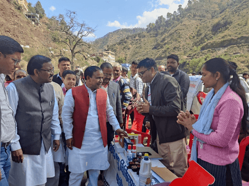 Image for मंत्री डाॅ0 धन सिंह रावत ने बहुउद्देशीय शिविर में किया प्रतिभाग