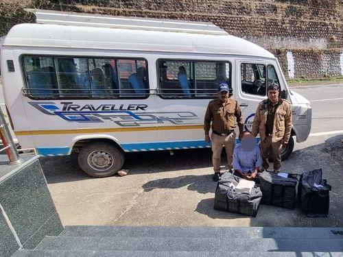 7 पेटी अवैध अंग्रेजी शराब के साथ एक अभियुक्त गिरफ्तार।