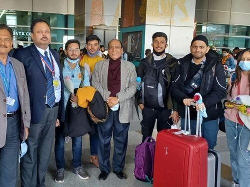 यूक्रेन से भारत लौटे उत्तराखण्ड के 6 छात्र