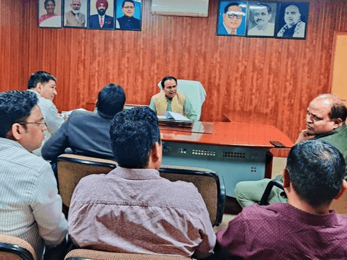 मंत्री डाॅ0 धन सिंह रावत ने खाद्य संरक्षा एवं औषधि प्रशासन विभाग की समीक्षा बैठक ली