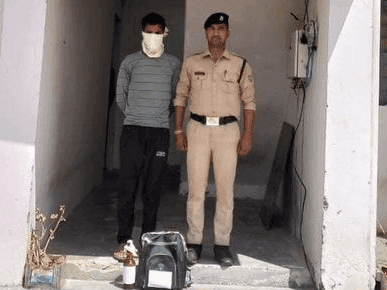 Image for अवैध रूप से शराब परोसने पर अभियुक्त गिरफ्तार