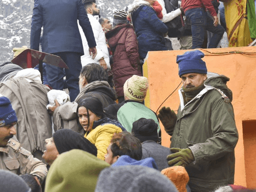 Image for एडीजी लाॅ एण्ड ऑर्डर महोदय ने ब्रदीनाथ धाम का किया निरीक्षण