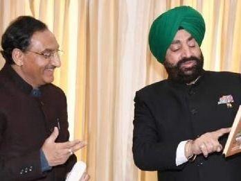 राज्यपाल से मिले पूर्व केंद्रीय मंत्री रमेश पोखरियाल निशंक