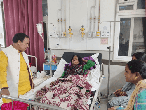 Image for मंत्री डाॅ0 धन सिंह रावत ने राजकीय संयुक्त उप जिला चिकित्सालय, श्रीनगर गढ़वाल का किया निरीक्षण