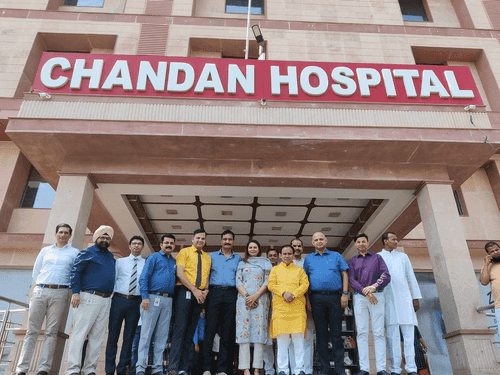 Image for कैबिनेट मंत्री डाॅ0 धन सिंह रावत ने चंदन अस्पताल का भ्रमण कर स्वास्थ्य व्यवथाओं का लिया जायजा