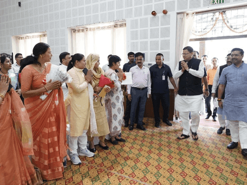 Image for सीएम धामी ने ब्लॉक प्रमुखगणों के साथ संवाद कार्यक्रम में किया प्रतिभाग