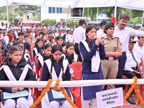 Image for सीएम धामी ने ‘सीमान्त गाँवों का विकास कैसे हो’ विषय पर की चर्चा