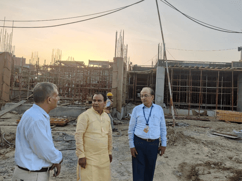 Image for स्वास्थ्य मंत्री डाॅ0 धन सिंह रावत ने मेडिकल कॉलेज सुल्तानपुर का किया निरीक्षण