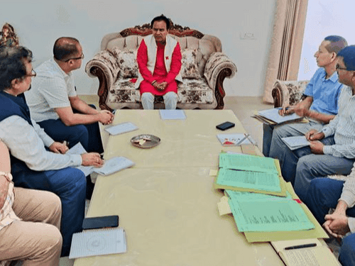 मंत्री डाॅ0 धन सिंह रावत ने उच्च शिक्षा विभाग की समीक्षा बैठक ली