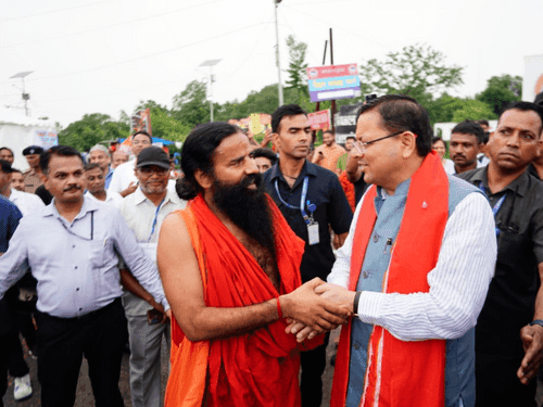 Image for सीएम धामी ने हरिद्वार में कांवड़ पट्टी का किया औचक निरीक्षण