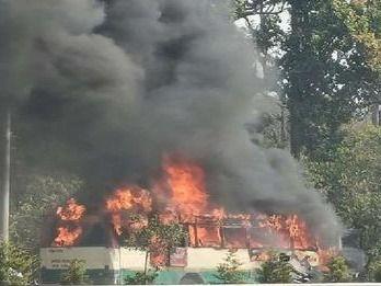 Fire broke out in a bus going from Dehradun to Bareilly