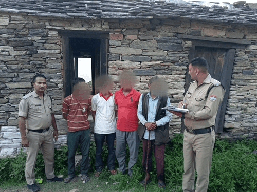 Image for शराब पीकर सार्वजनिक स्थान पर उत्पात मचाने पर अल्मोड़ा पुलिस द्वारा की गई कार्यवाही