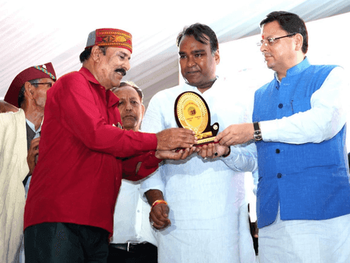 सीएम धामी ने कृषि के क्षेत्र में सराहनीय कार्य करने वाले किसानों को किया सम्मानित
