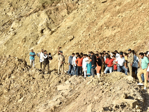 कैबिनेट मंत्री रेखा आर्या ने जनपद नैनीताल में आपदा से प्रभावित क्षेत्र का किया निरीक्षण