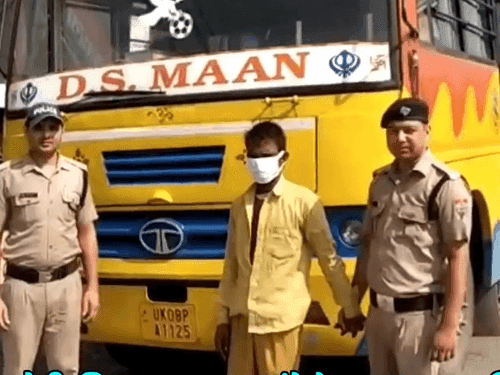 चोरी की बस के साथ अभियुक्त गिरफ्तार