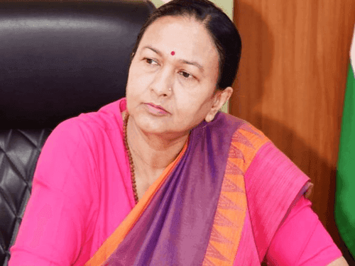 मुख्य सचिव श्रीमती राधा रतूड़ी ने राजस्व एवं कृषि विभाग के साथ की बैठक